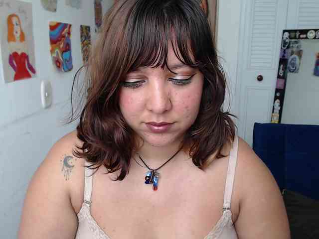 NanaBela webcam