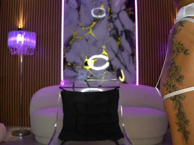 anneswhite live cam on BongaCams
