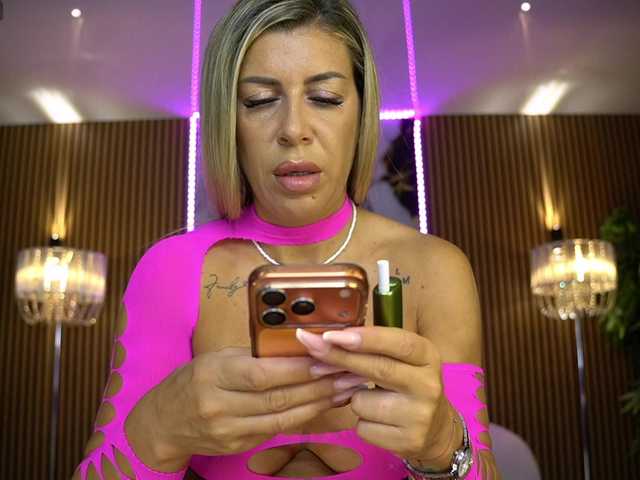 anneswhite live cam on BongaCams