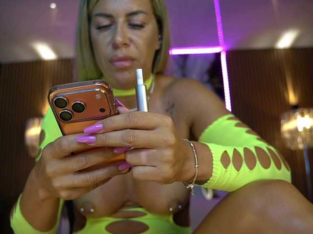 anneswhite live cam on BongaCams
