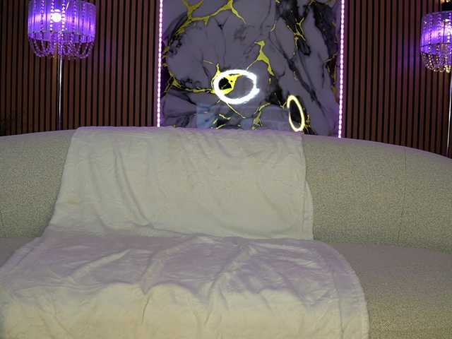AnnesWhite live cam preview