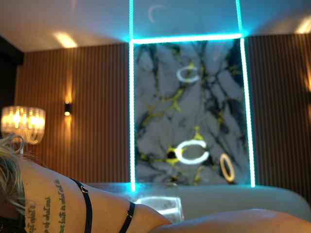 AnnesWhite webcam