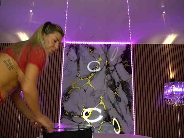 AnnesWhite webcam