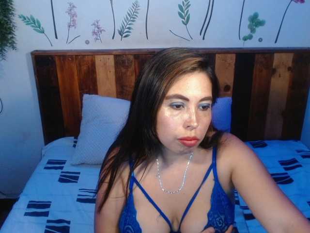  NikkiMilky chat room