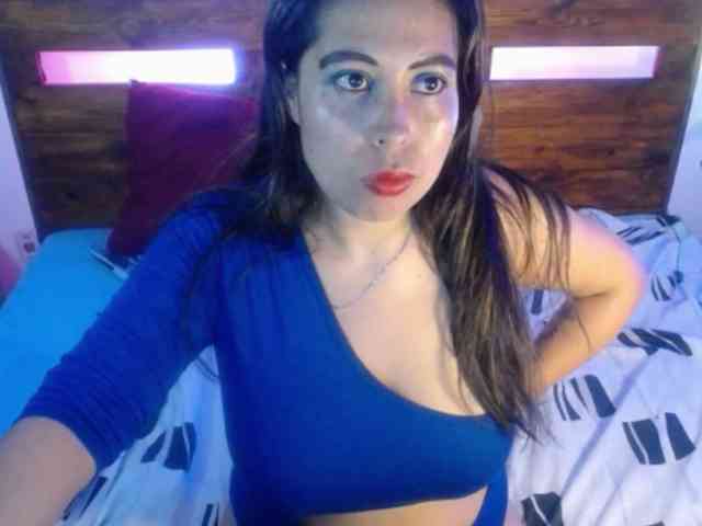 NikkiMilky webcam
