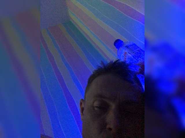 PioneerNiko live cam on BongaCams
