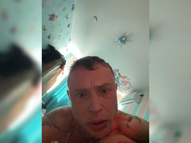 PioneerNiko live cam on BongaCams