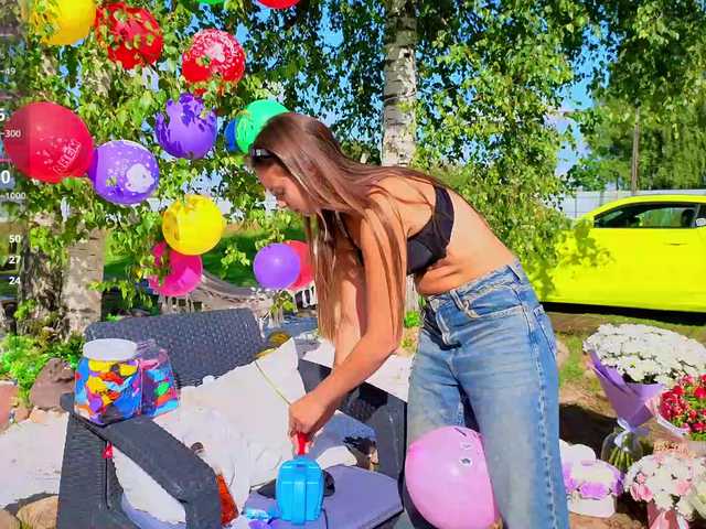 misss-vikki live webcam show