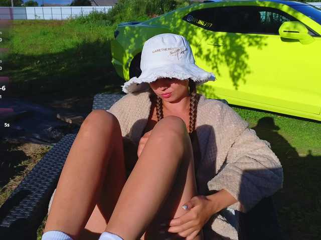 misss-vikki live cam on BongaCams