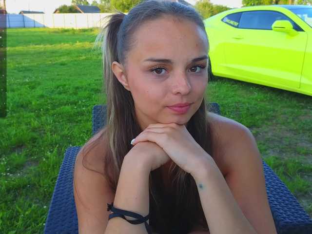 misss-vikki live cam on BongaCams