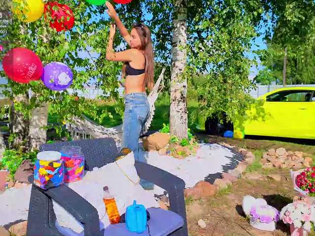 misss-vikki live cam on BongaCams