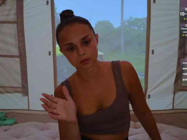 misss-vikki Live Webcam on BongaCams