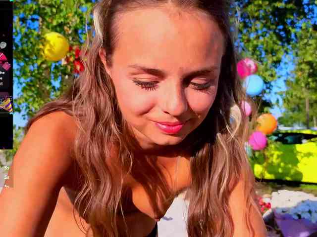misss-vikki Live Webcam on BongaCams