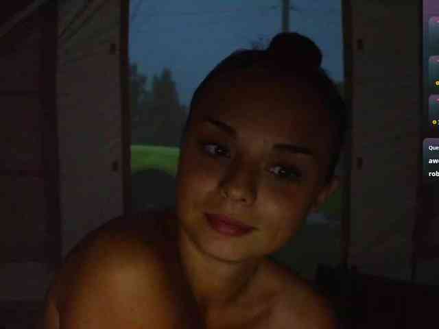 misss-vikki Live Webcam on BongaCams