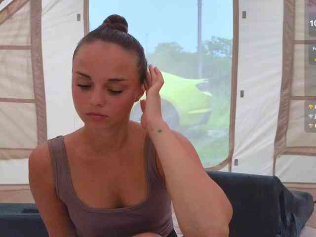 misss-vikki Sex Cam Show
