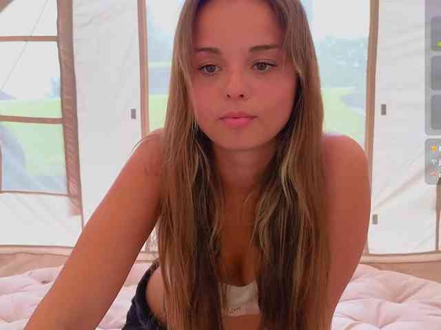 misss-vikki Sex Cam Show
