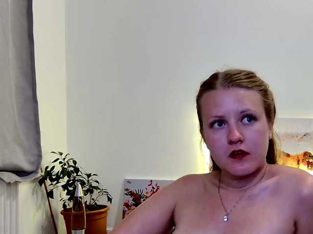 xmileygreyx live cam on BongaCams