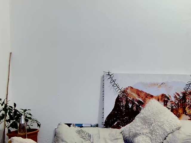Chat with MILEY_GREY live cam