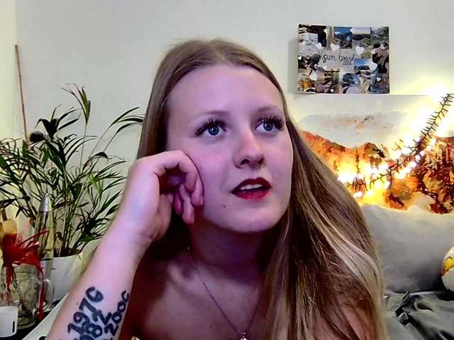 le modèle Miley_Grey est en webcam porno dans un show sur le site bongacams, il possède les tags suivants: White/Caucasian,Blonde,Shaved