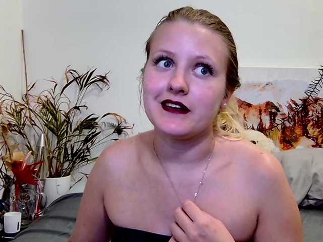 xmileygreyx live cam on BongaCams