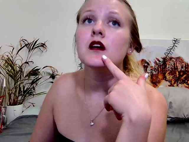 miley_grey's live room