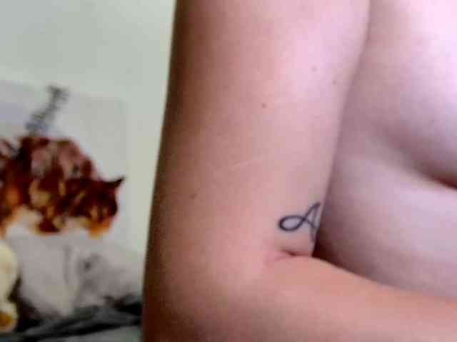 MILEY_GREY webcam