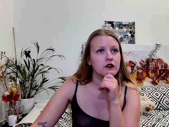 MILEY_GREY webcam