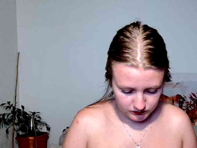 MILEY_GREY webcam