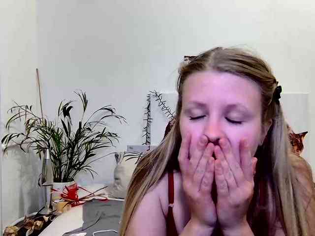 MILEY_GREY webcam