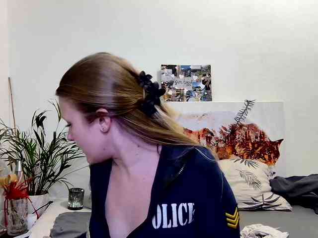 MILEY_GREY webcam