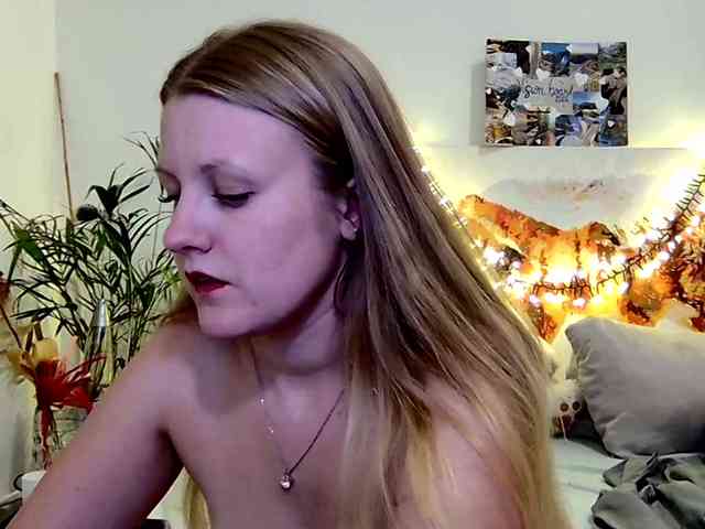 MILEY_GREY webcam