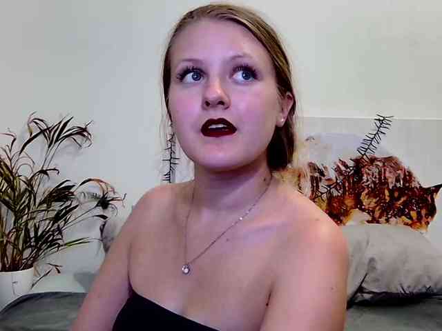 MILEY_GREY webcam