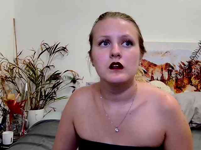 MILEY_GREY webcam