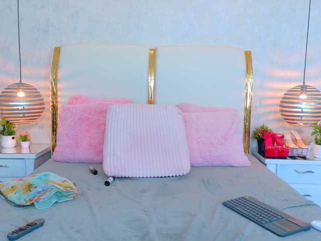 MarylinsVega live cam preview
