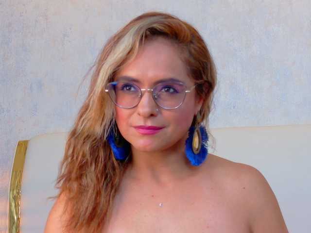 MarylinsVega live cam on BongaCams