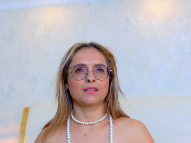 MarylinsVega live cam on BongaCams
