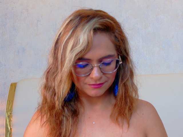MarylinsVega live cam on BongaCams
