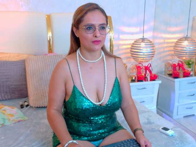 MarylinsVega live cam on BongaCams