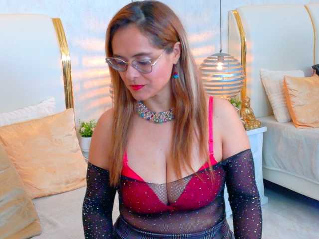 MarylinsVega live cam on BongaCams