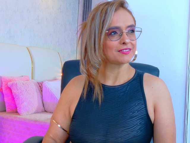 MarylinsVega live cam on BongaCams