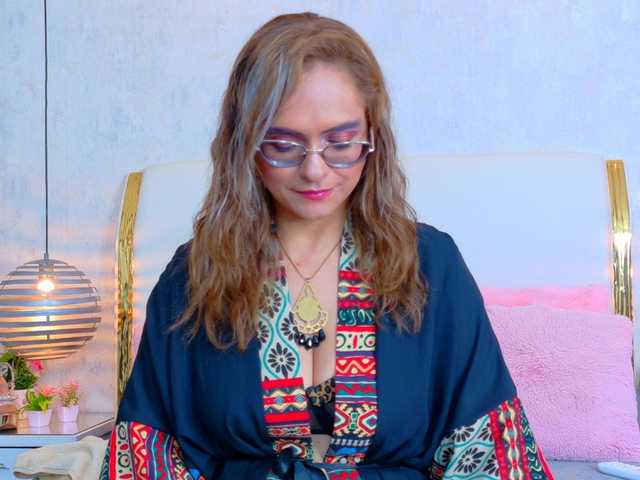 MarylinsVega live cam on BongaCams