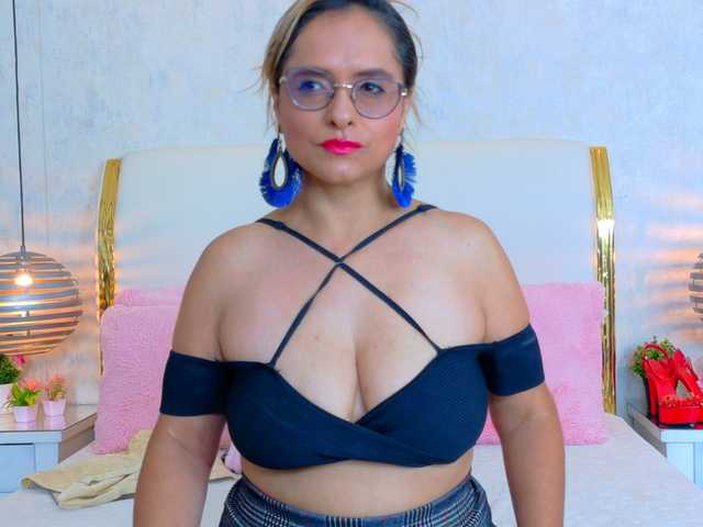 MarylinsVega live cam on BongaCams