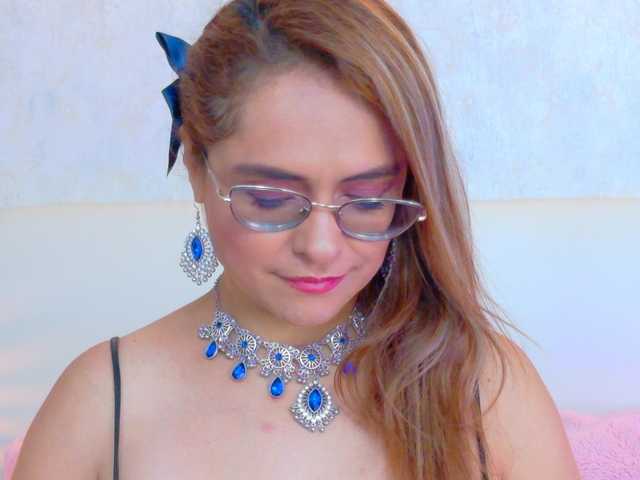 MarylinsVega live cam preview