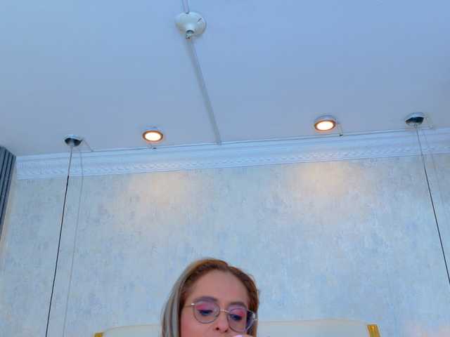 MarylinsVega live cam on BongaCams