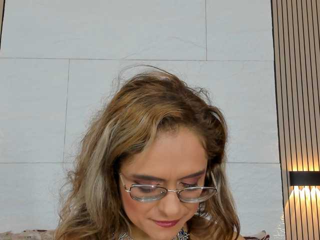 MarylinsVega live cam on BongaCams