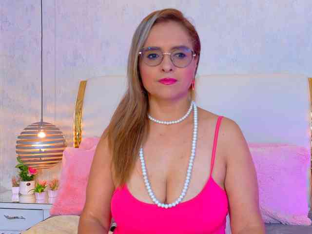 Model: MarylinsVega