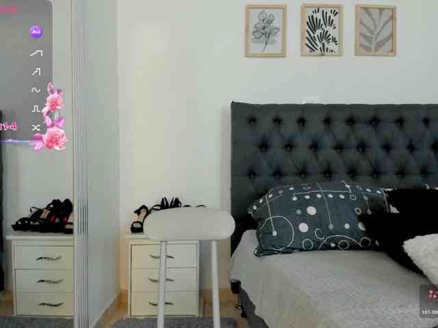 MilaWinslet webcam