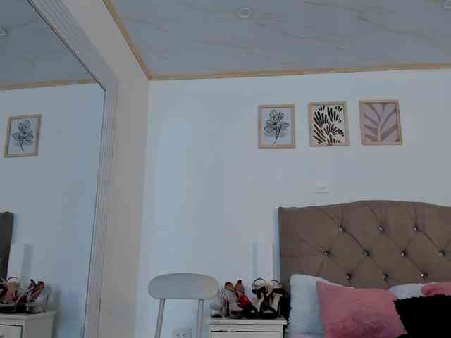 MilaWinslet webcam