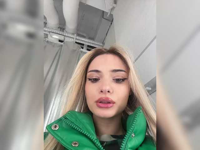 obsessed_with_me live cam preview