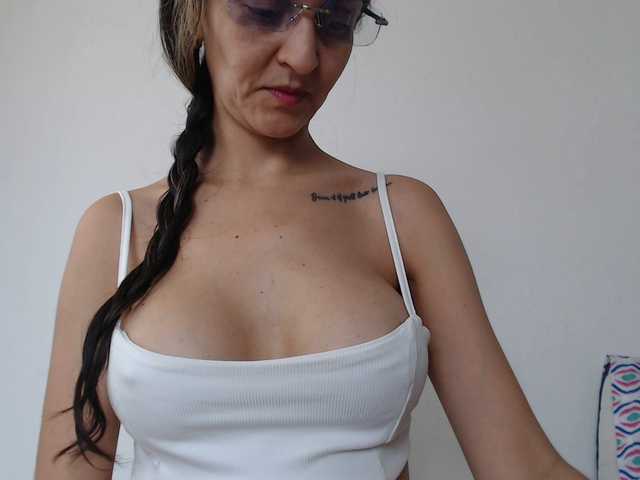 ke-moll live cam on BongaCams